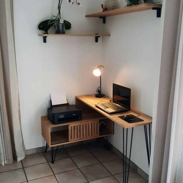 bureau-dangle